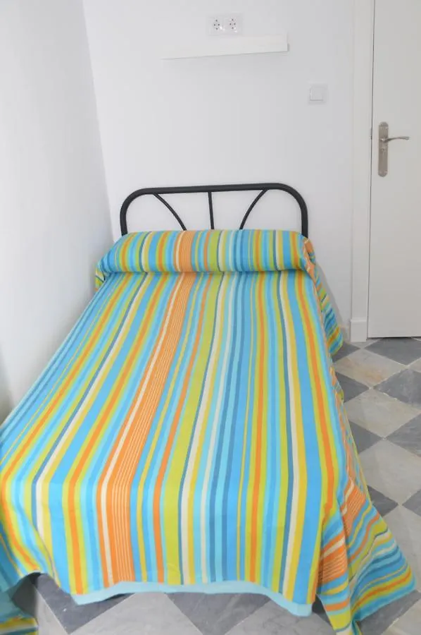 Pension Las Cuatro Naciones Cadiz Guest house